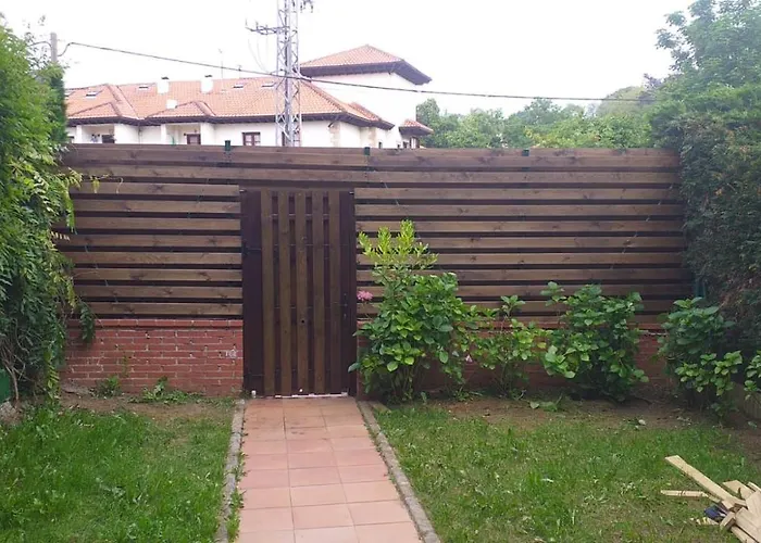 Apartamento En El Paseo De Manuel Noriega, Nº 9, Con Jardin Privado, Wifi, En Comillas