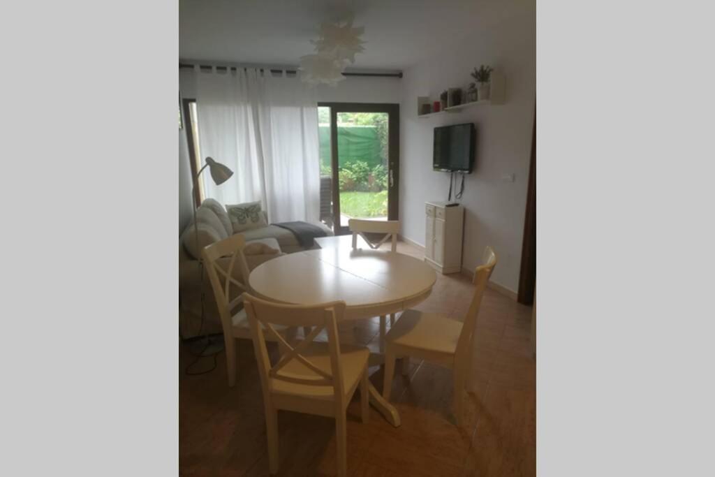 Apartment En El Paseo De Manuel Noriega, Nº 9, Con Jardin Privado, Wifi, En *