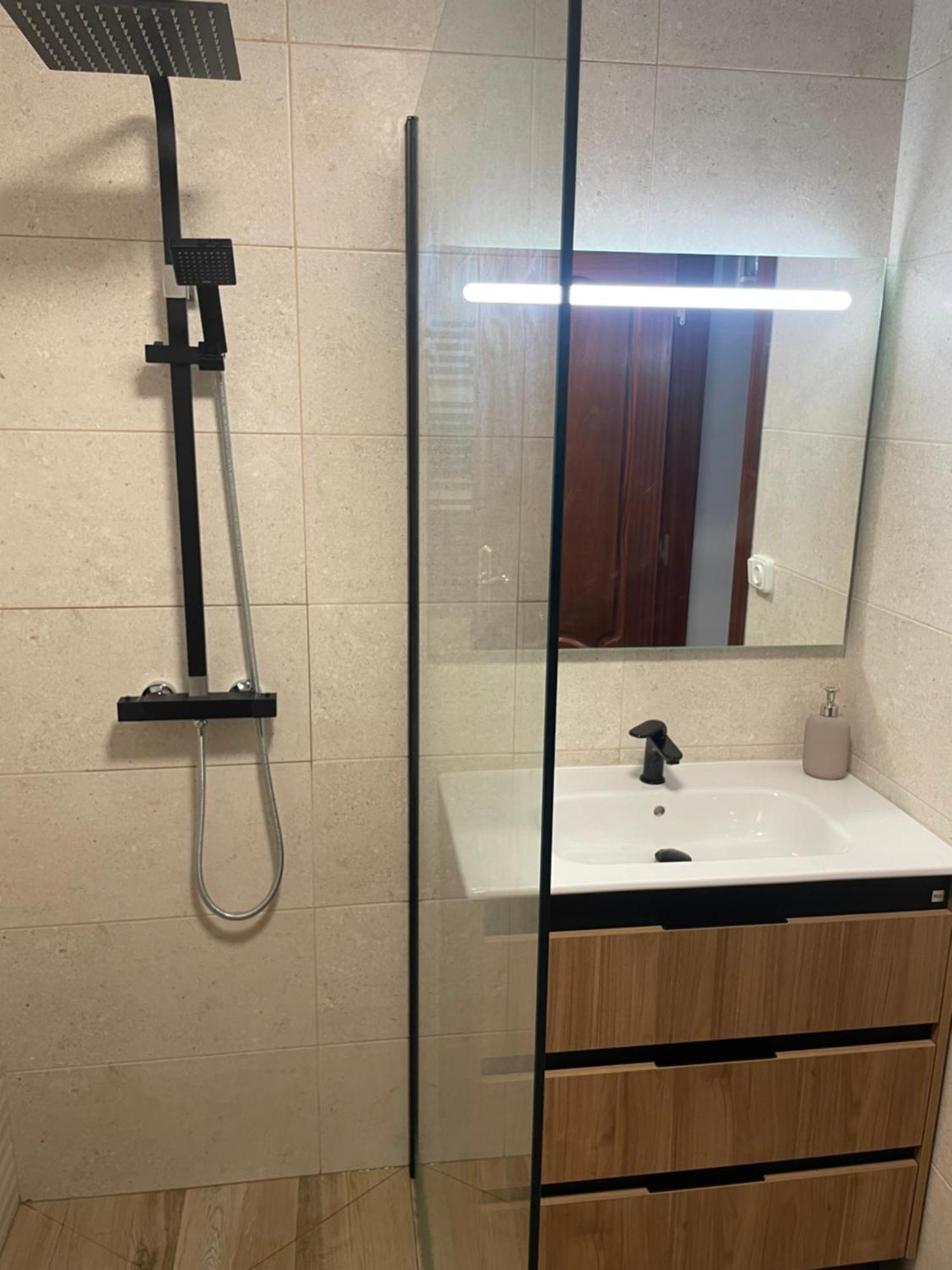 En El Paseo De Manuel Noriega, Nº 9, Con Jardin Privado, Wifi, En Apartament